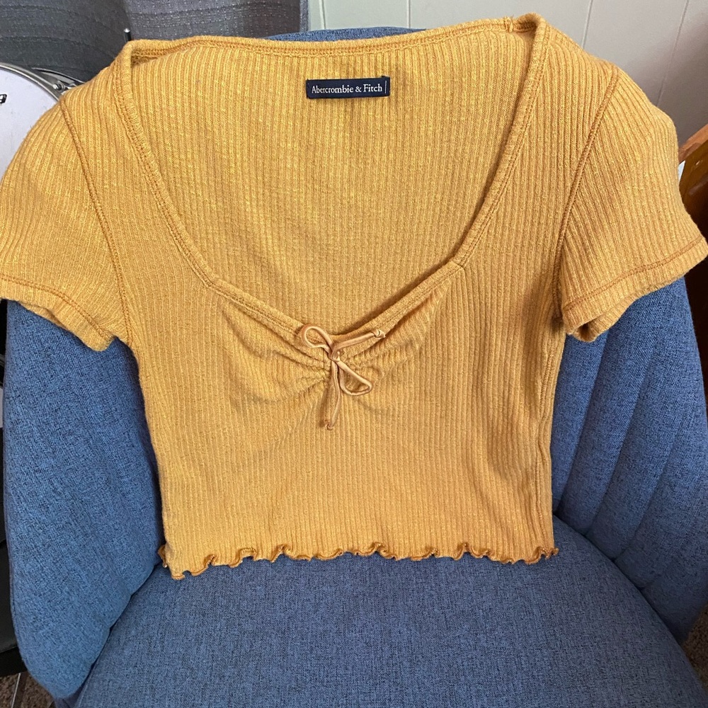 Abercrombie & Fitch crop top. Small
